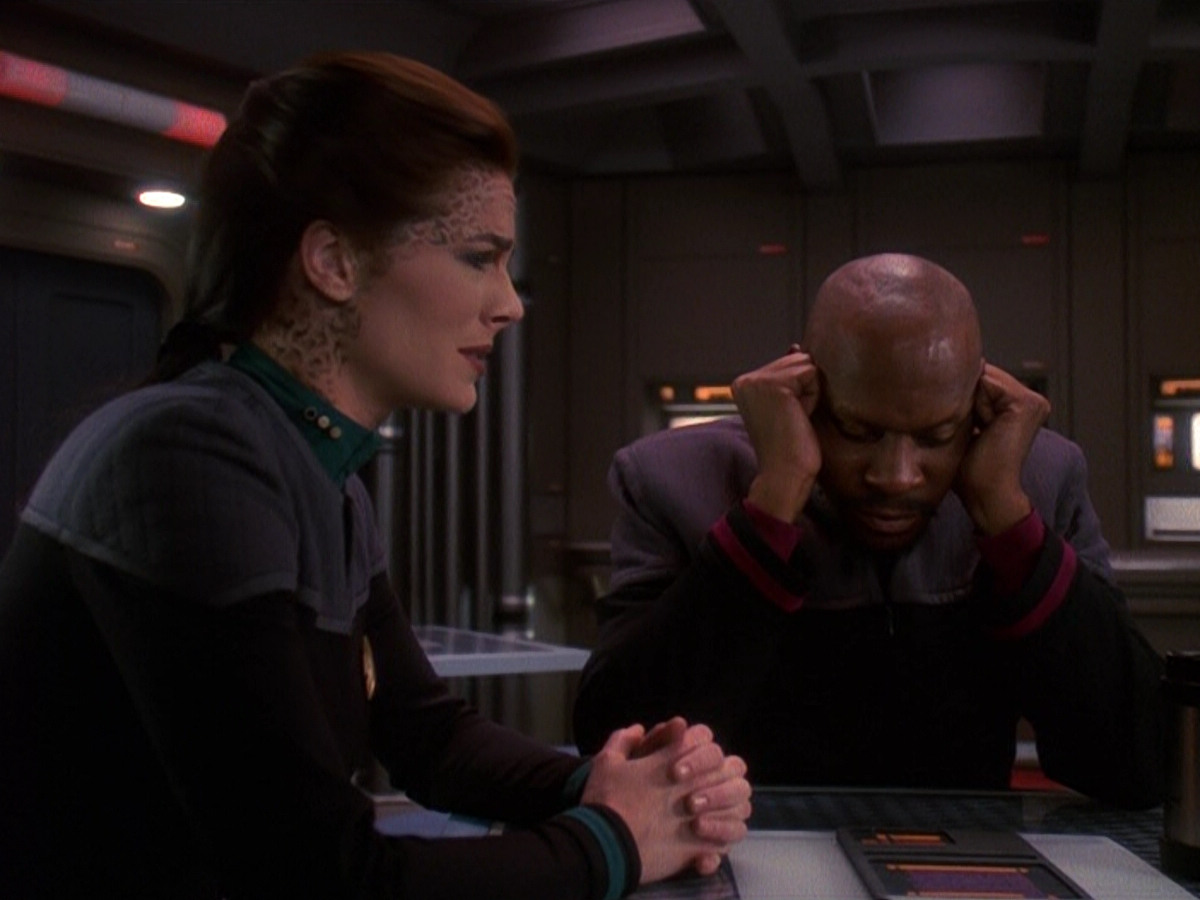 extant_StarTrek_DS9_5x13-ForTheUniform_03054.jpg