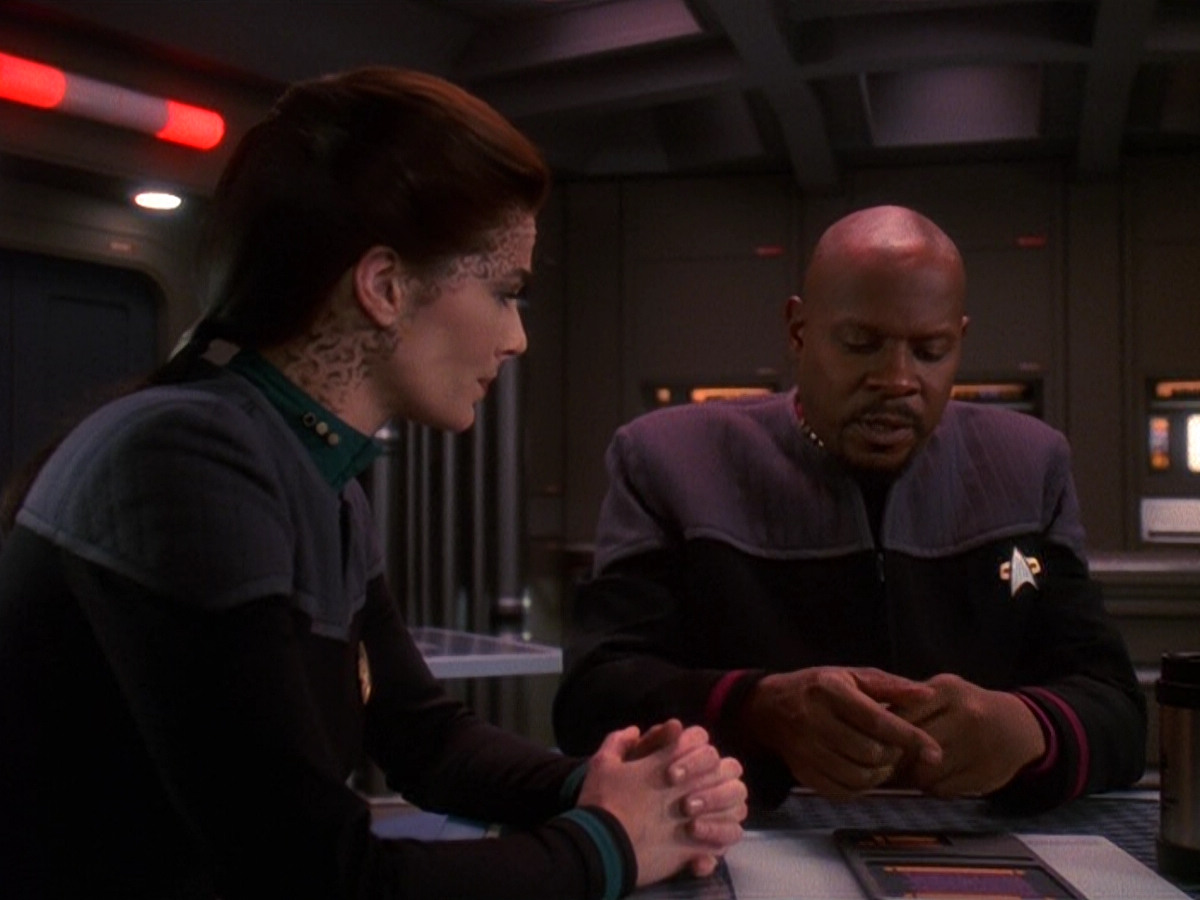 extant_StarTrek_DS9_5x13-ForTheUniform_03057.jpg