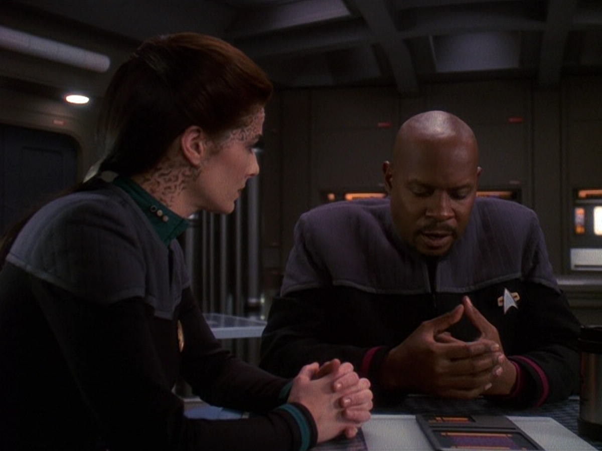 extant_StarTrek_DS9_5x13-ForTheUniform_03058.jpg