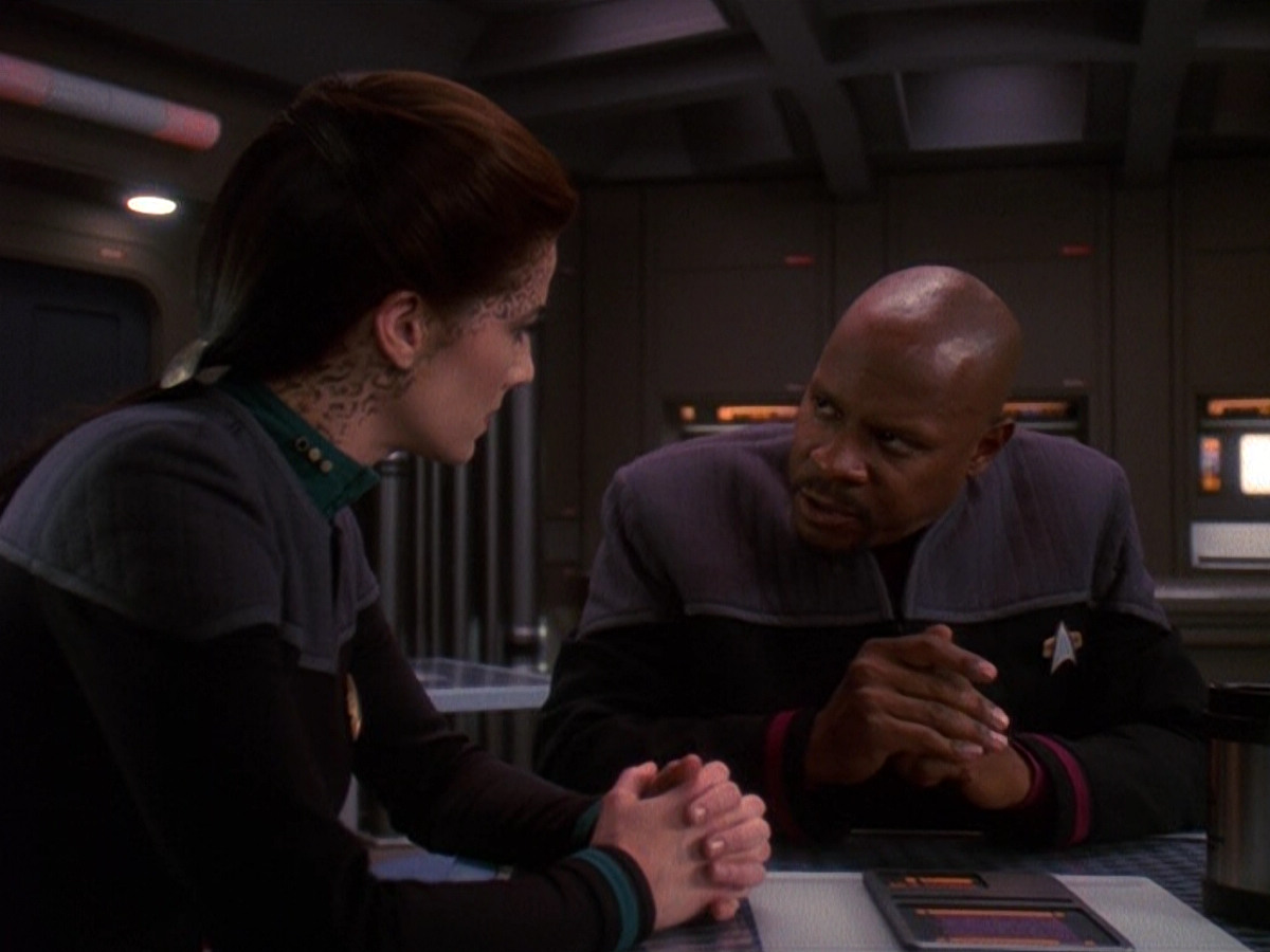extant_StarTrek_DS9_5x13-ForTheUniform_03079.jpg