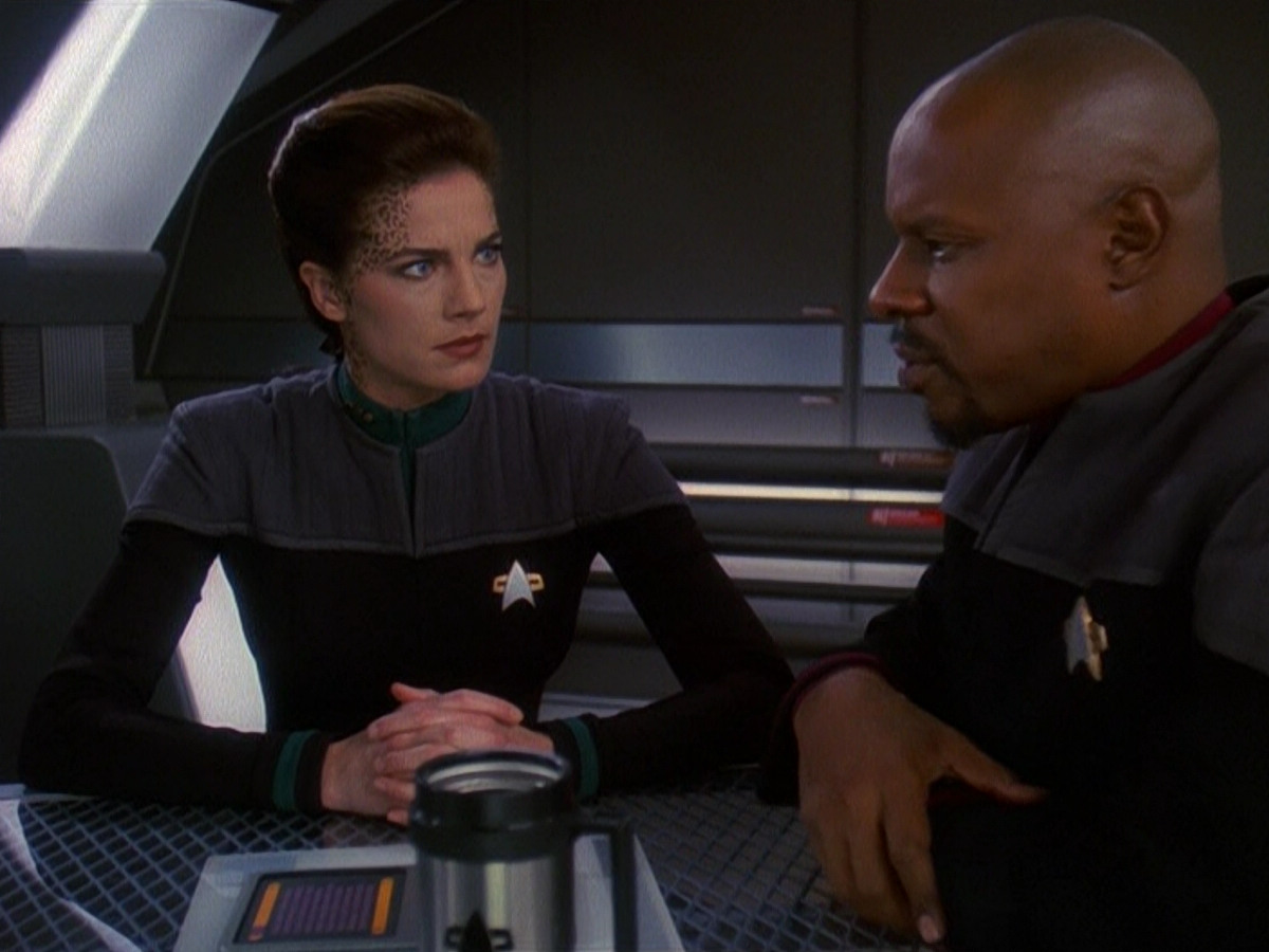 extant_StarTrek_DS9_5x13-ForTheUniform_03084.jpg