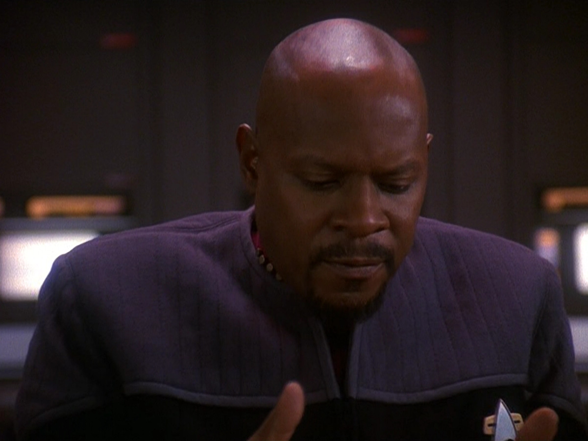 extant_StarTrek_DS9_5x13-ForTheUniform_03135.jpg