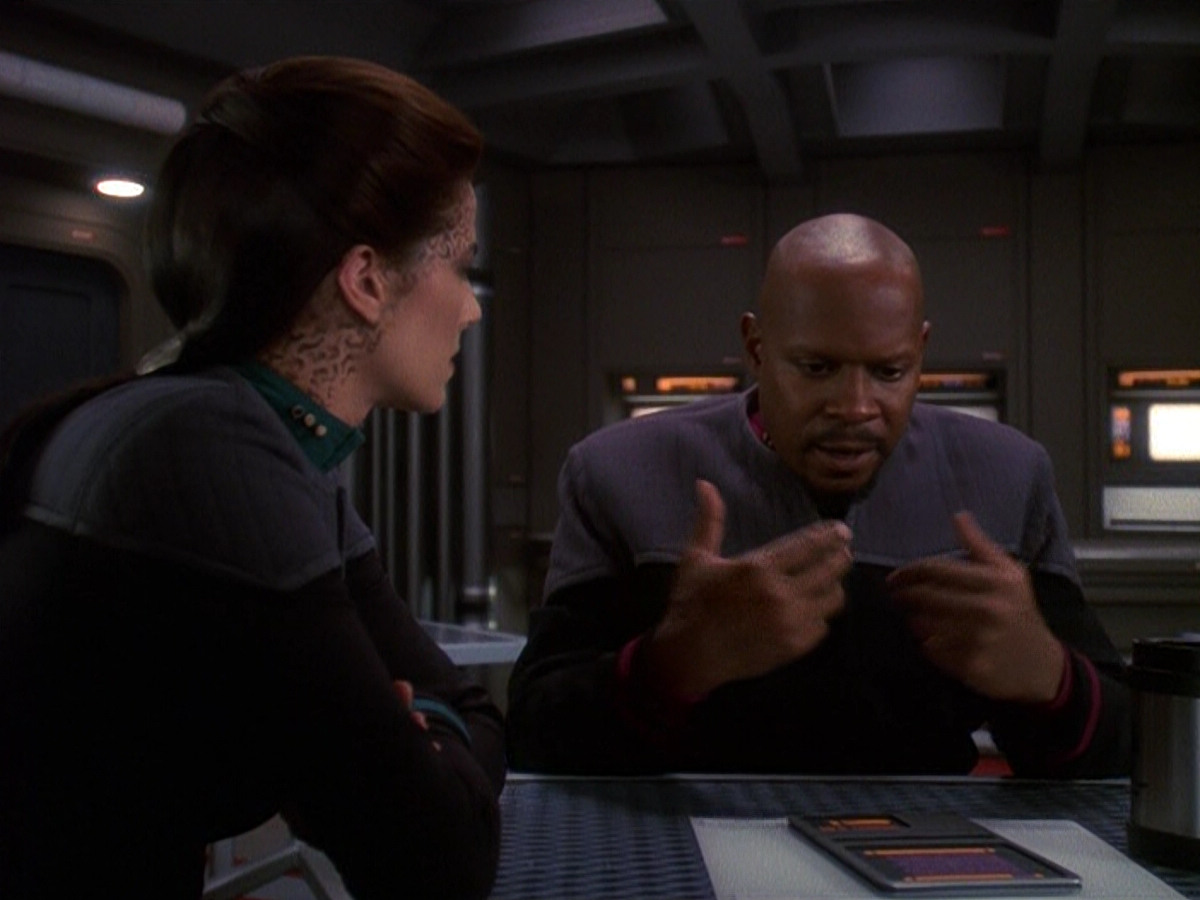 extant_StarTrek_DS9_5x13-ForTheUniform_03169.jpg