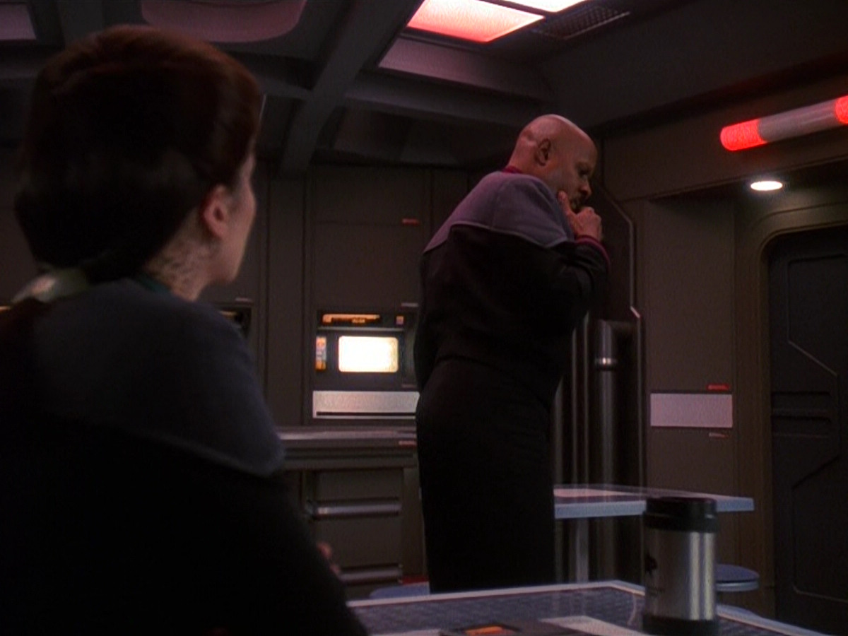 extant_StarTrek_DS9_5x13-ForTheUniform_03179.jpg