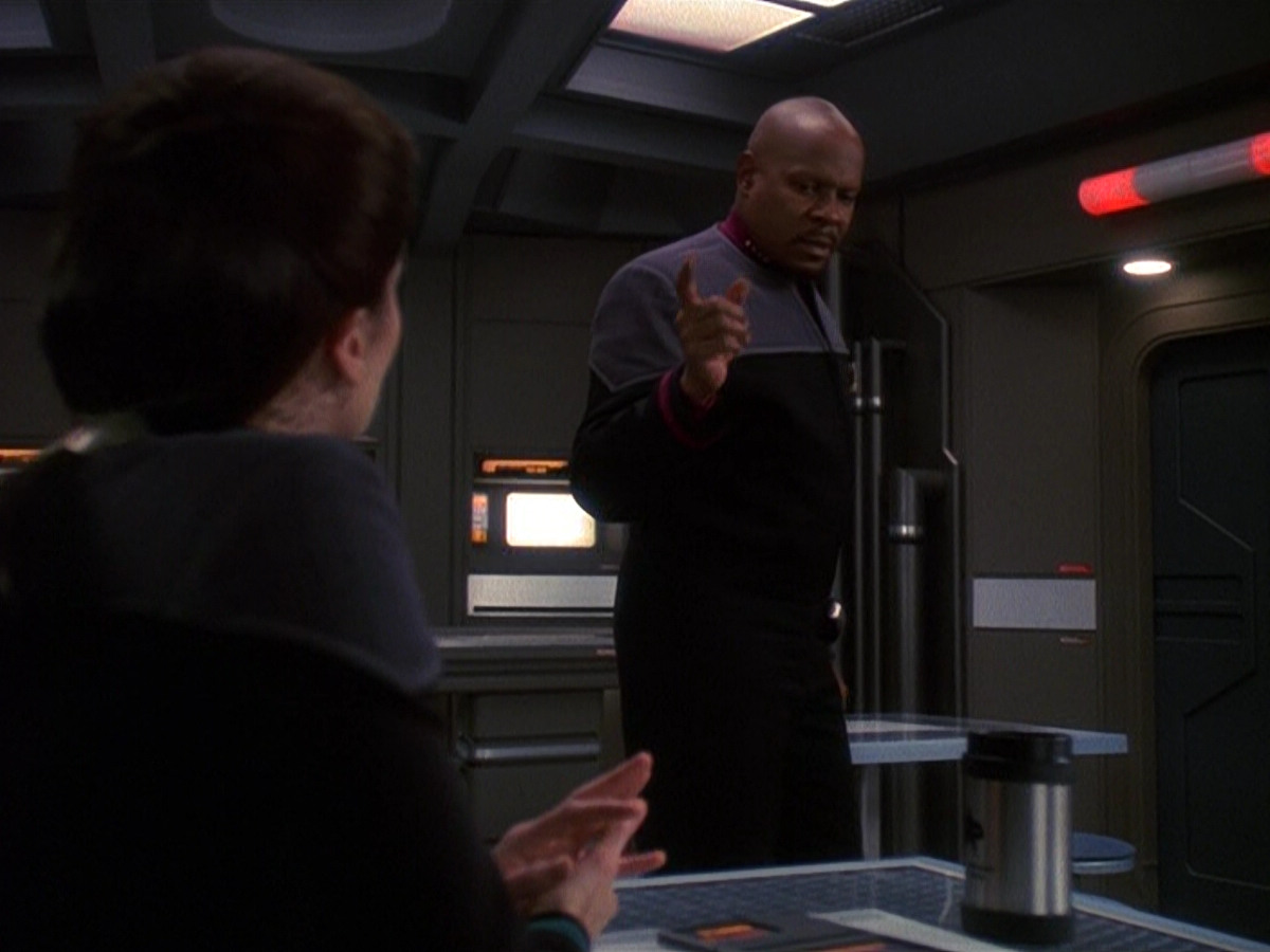 extant_StarTrek_DS9_5x13-ForTheUniform_03181.jpg