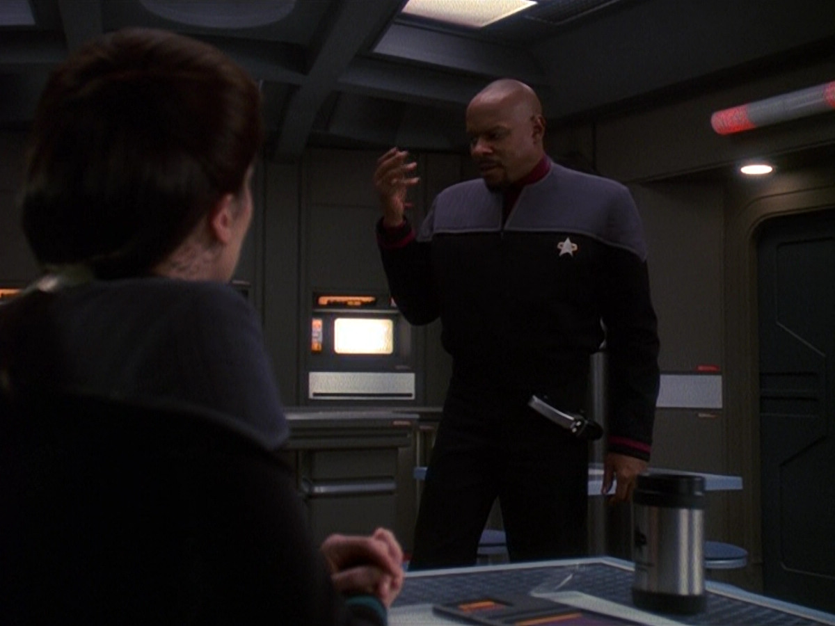 extant_StarTrek_DS9_5x13-ForTheUniform_03188.jpg