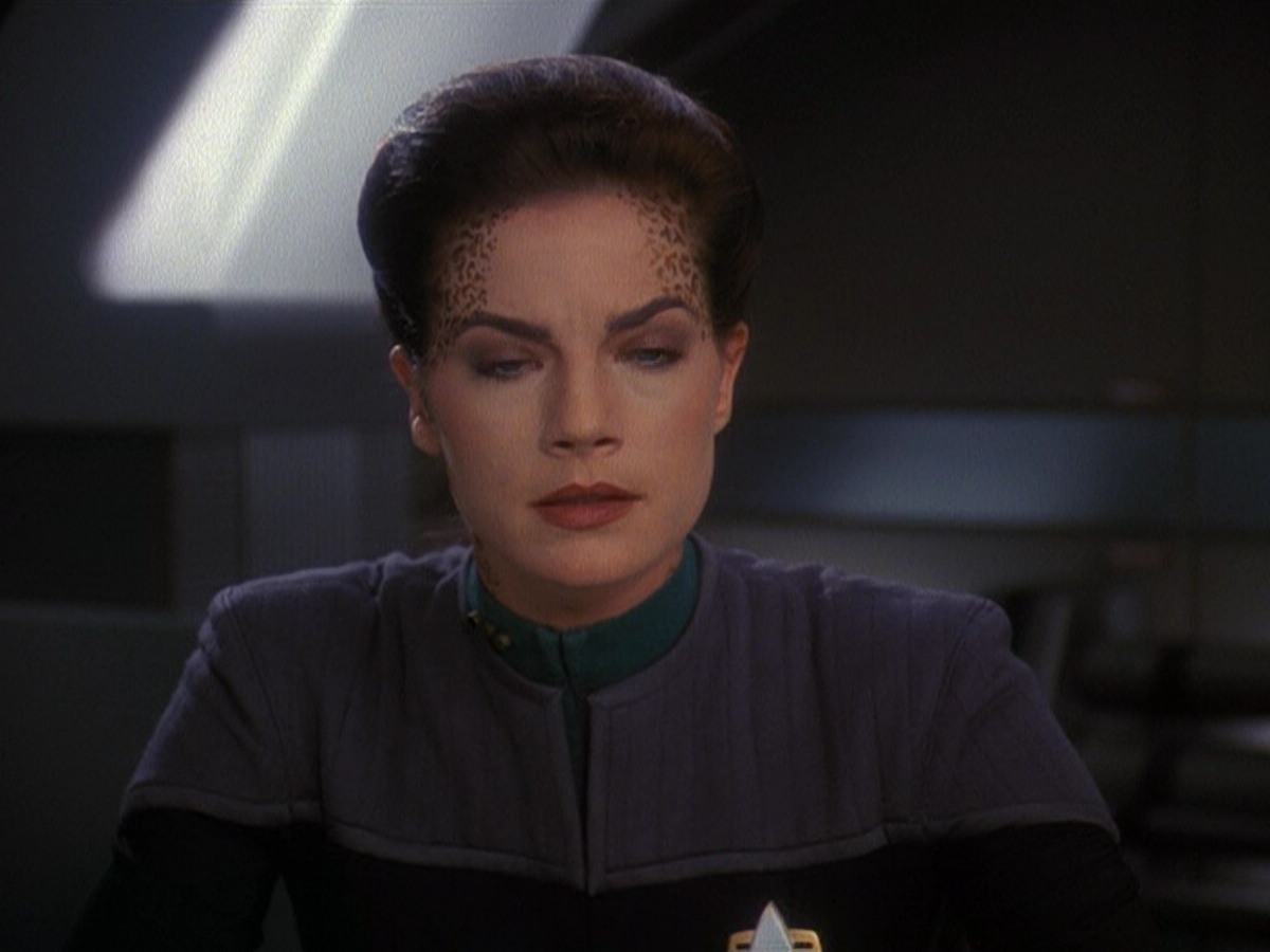 extant_StarTrek_DS9_5x13-ForTheUniform_03207.jpg