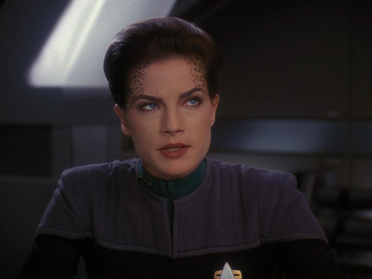 extant_StarTrek_DS9_5x13-ForTheUniform_03210.jpg