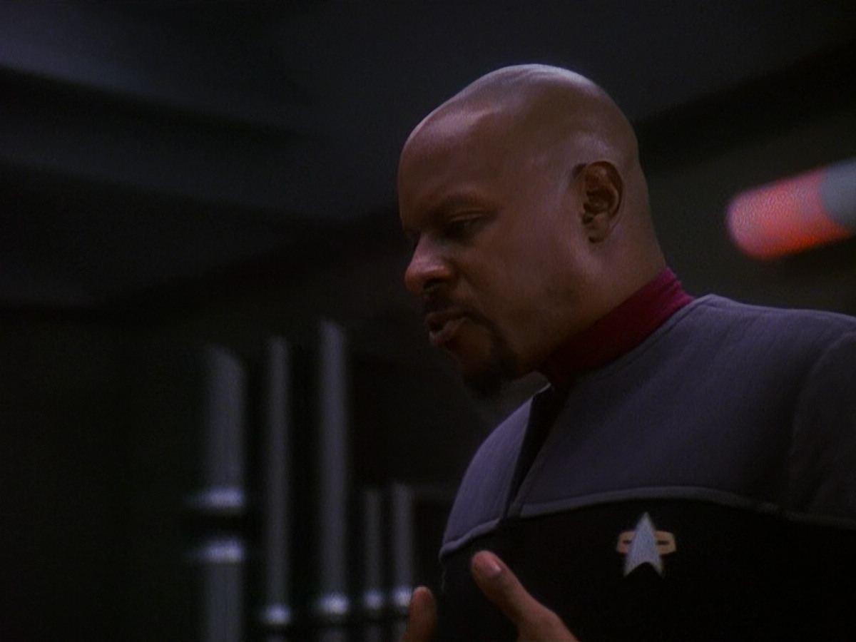 extant_StarTrek_DS9_5x13-ForTheUniform_03231.jpg