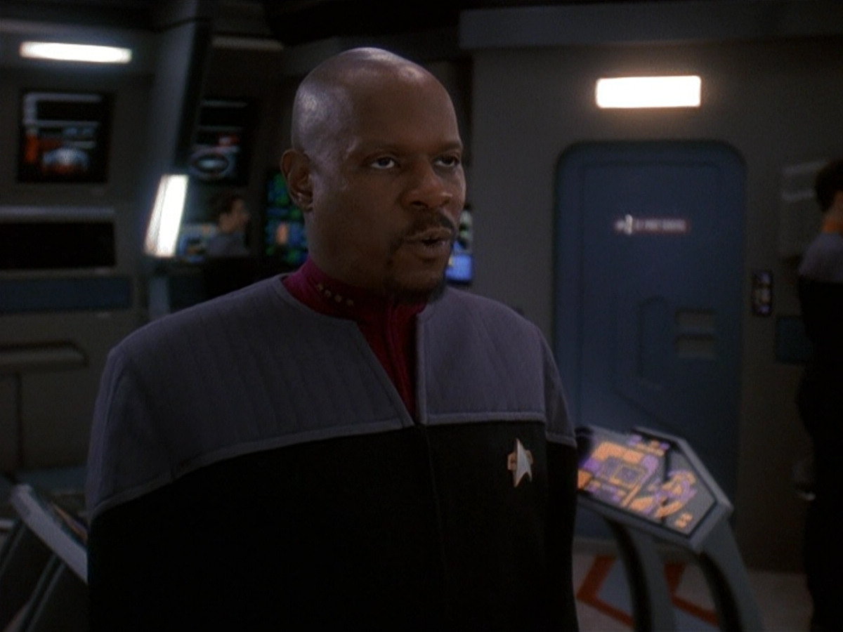 extant_StarTrek_DS9_5x13-ForTheUniform_03343.jpg