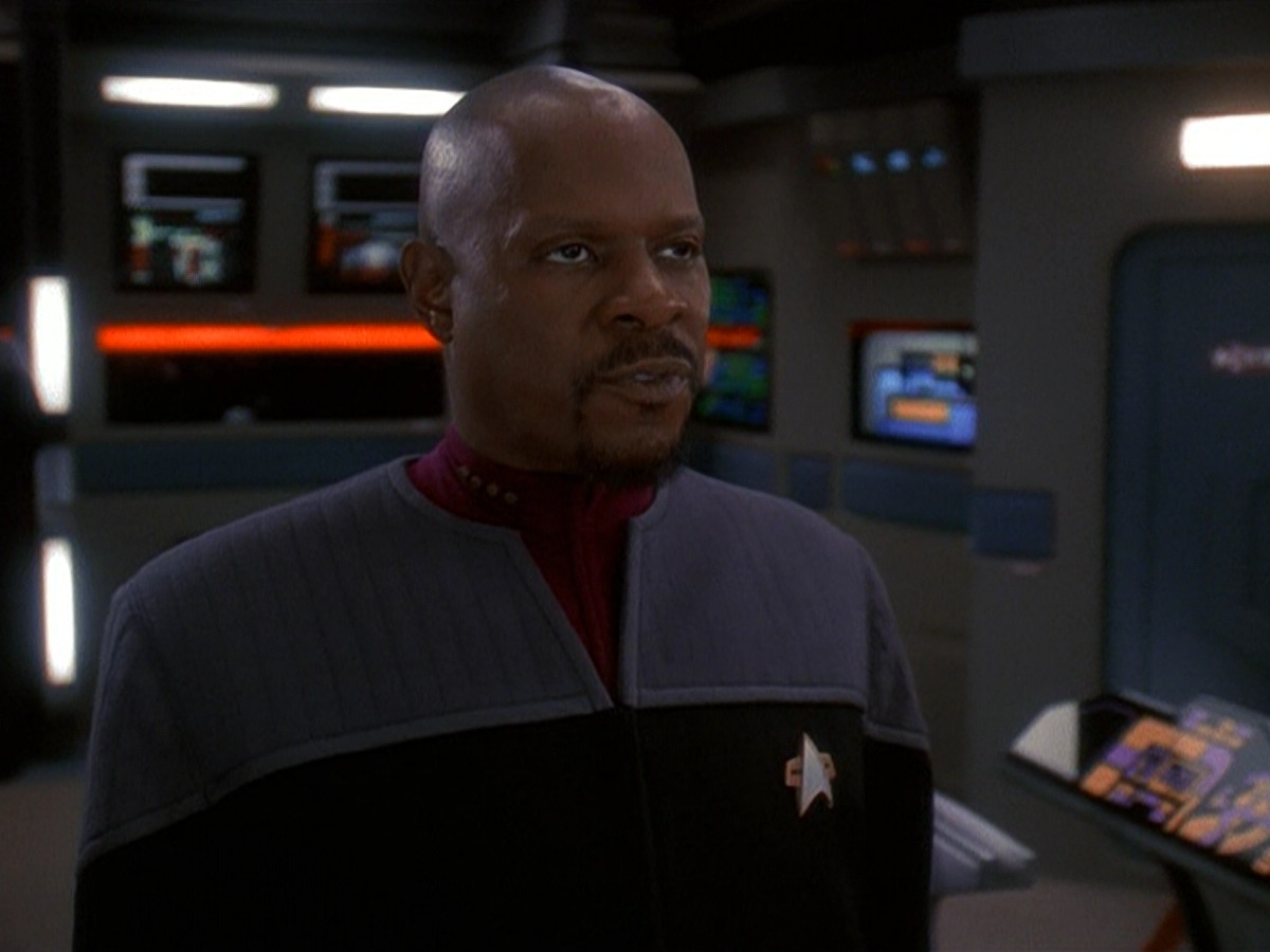 extant_StarTrek_DS9_5x13-ForTheUniform_03351.jpg