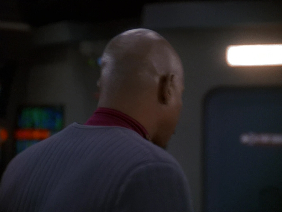extant_StarTrek_DS9_5x13-ForTheUniform_03368.jpg
