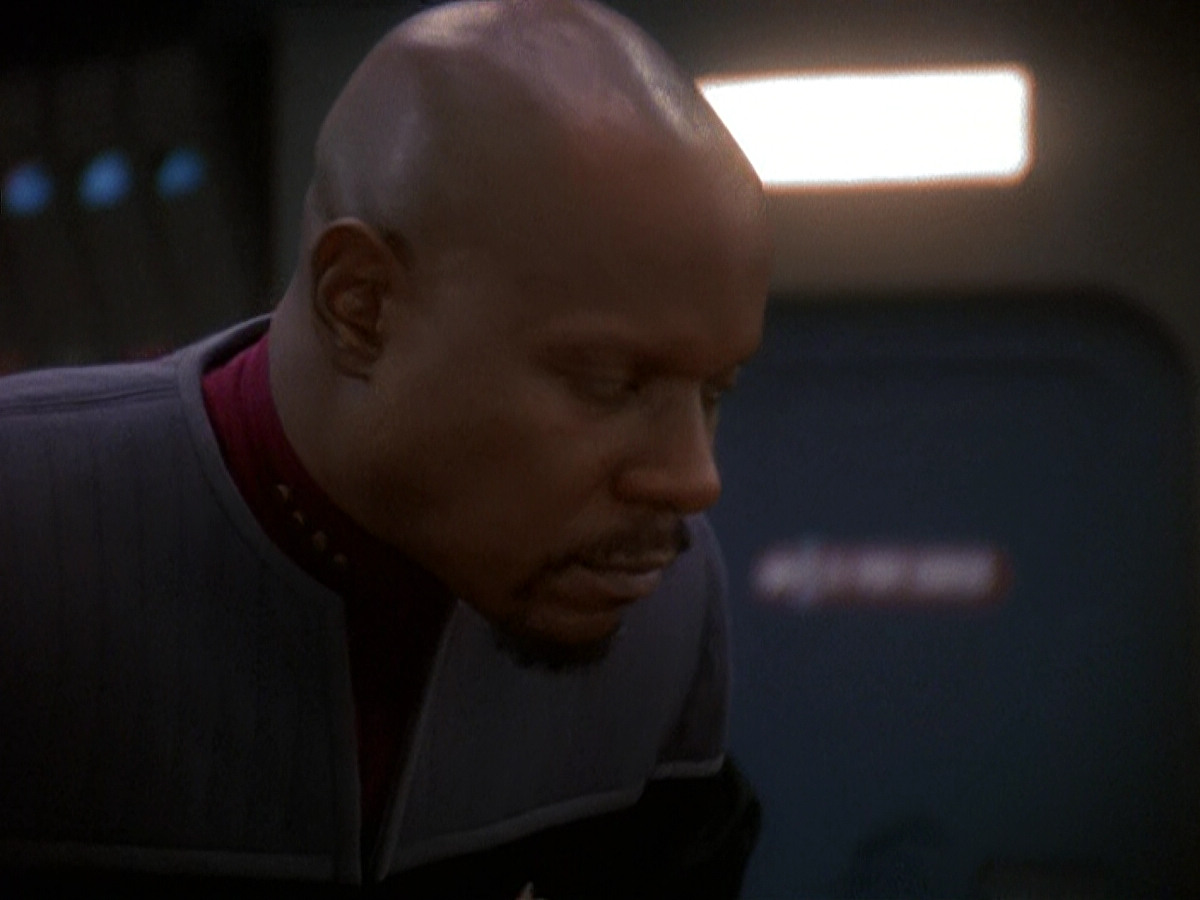 extant_StarTrek_DS9_5x13-ForTheUniform_03372.jpg