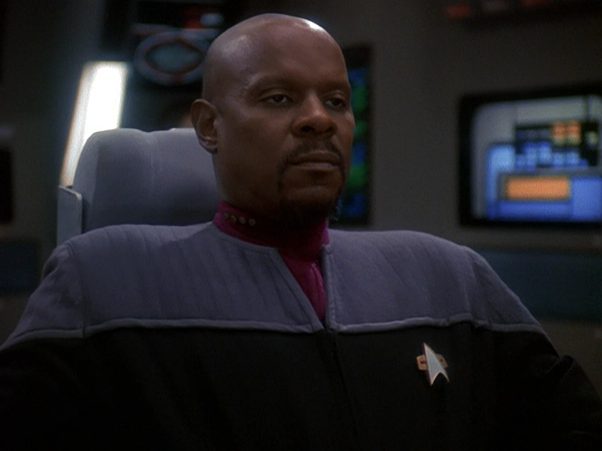 extant_StarTrek_DS9_5x13-ForTheUniform_03374.jpg