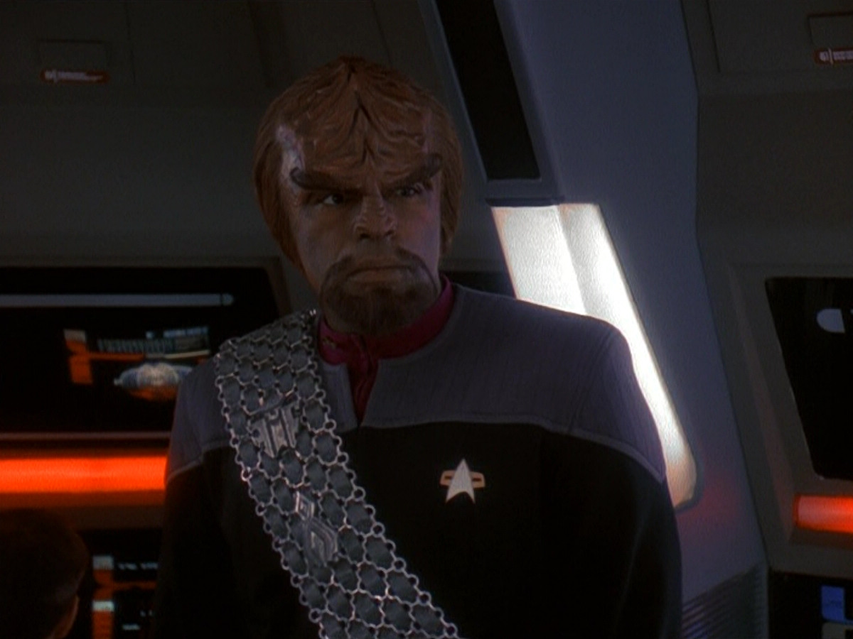 extant_StarTrek_DS9_5x13-ForTheUniform_03378.jpg