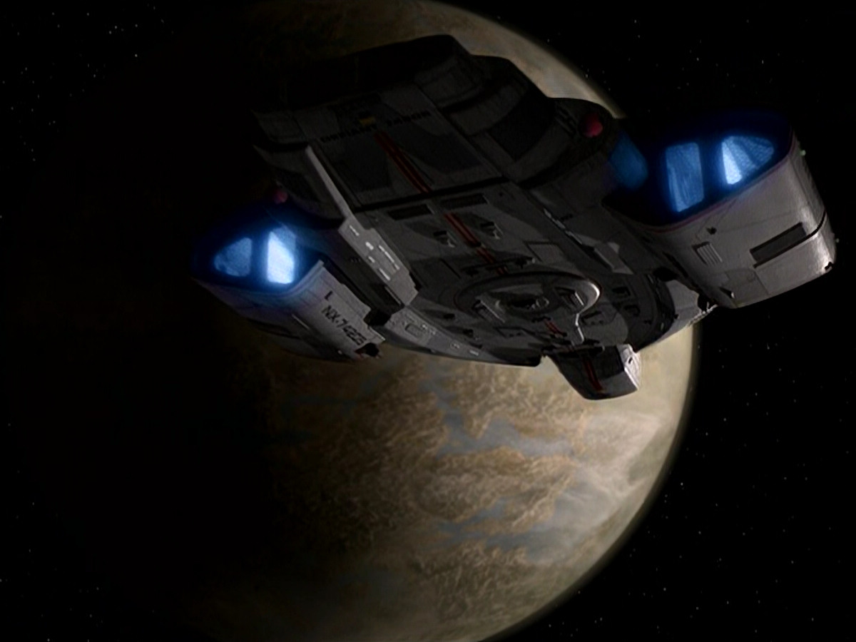 extant_StarTrek_DS9_5x13-ForTheUniform_03404.jpg