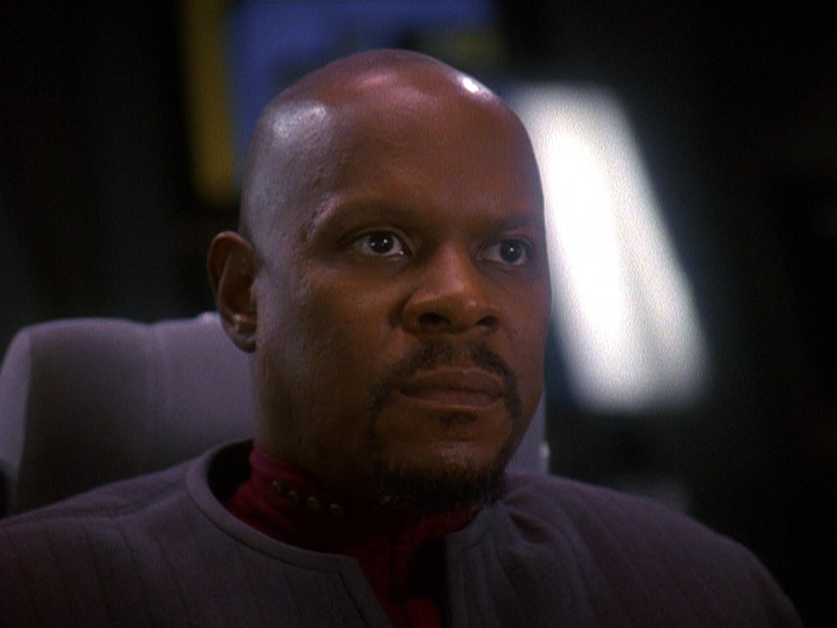extant_StarTrek_DS9_5x13-ForTheUniform_03545.jpg