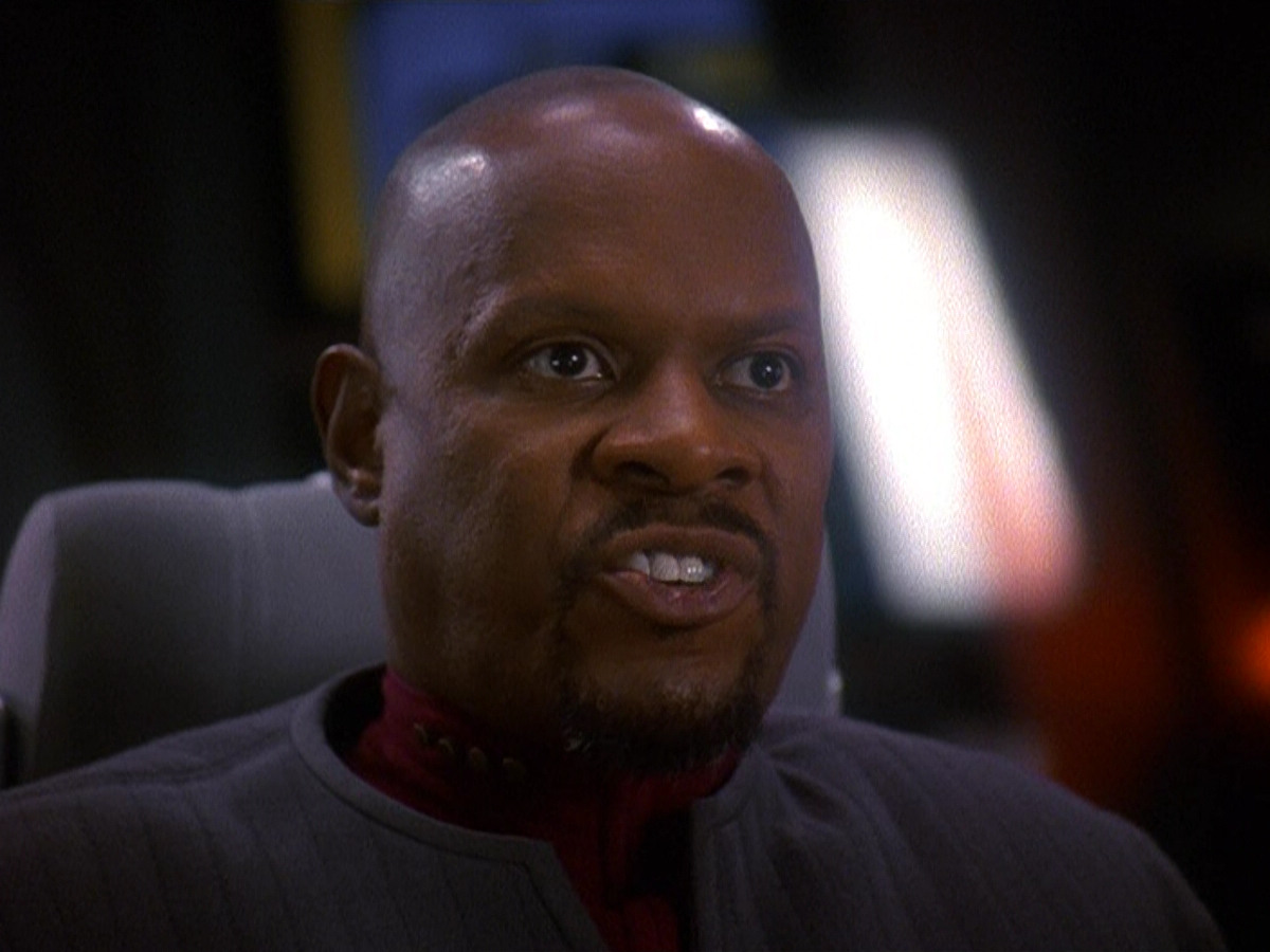 extant_StarTrek_DS9_5x13-ForTheUniform_03556.jpg
