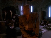 extant_StarTrek_DS9_5x13-ForTheUniform_00071.jpg