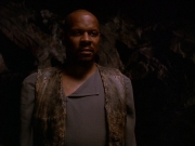 extant_StarTrek_DS9_5x13-ForTheUniform_00137.jpg