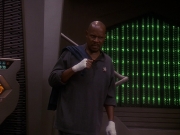 extant_StarTrek_DS9_5x13-ForTheUniform_01530.jpg