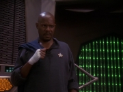 extant_StarTrek_DS9_5x13-ForTheUniform_01536.jpg