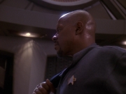 extant_StarTrek_DS9_5x13-ForTheUniform_01557.jpg