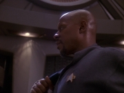 extant_StarTrek_DS9_5x13-ForTheUniform_01559.jpg