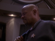 extant_StarTrek_DS9_5x13-ForTheUniform_01560.jpg