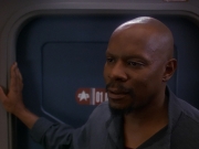 extant_StarTrek_DS9_5x13-ForTheUniform_01786.jpg