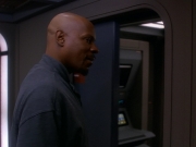 extant_StarTrek_DS9_5x13-ForTheUniform_01813.jpg