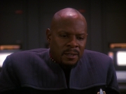 extant_StarTrek_DS9_5x13-ForTheUniform_03120.jpg