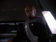 extant_StarTrek_DS9_5x13-ForTheUniform_03485.jpg