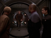 extant_StarTrek_DS9_5x13-ForTheUniform_03718.jpg