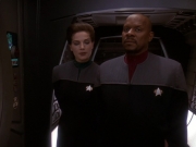 extant_StarTrek_DS9_5x13-ForTheUniform_03744.jpg
