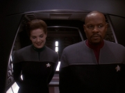 extant_StarTrek_DS9_5x13-ForTheUniform_03760.jpg
