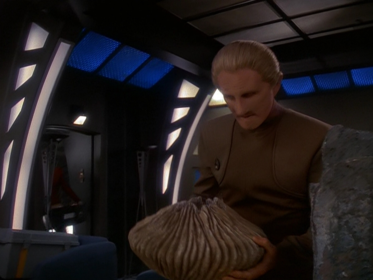 extant_StarTrek_DS9_5x14-InPurgatorysShadow_00019.jpg