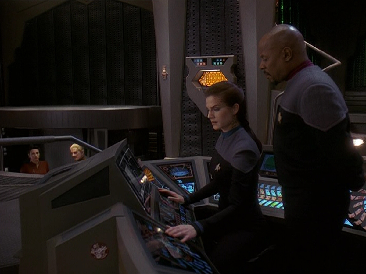 extant_StarTrek_DS9_5x14-InPurgatorysShadow_00152.jpg