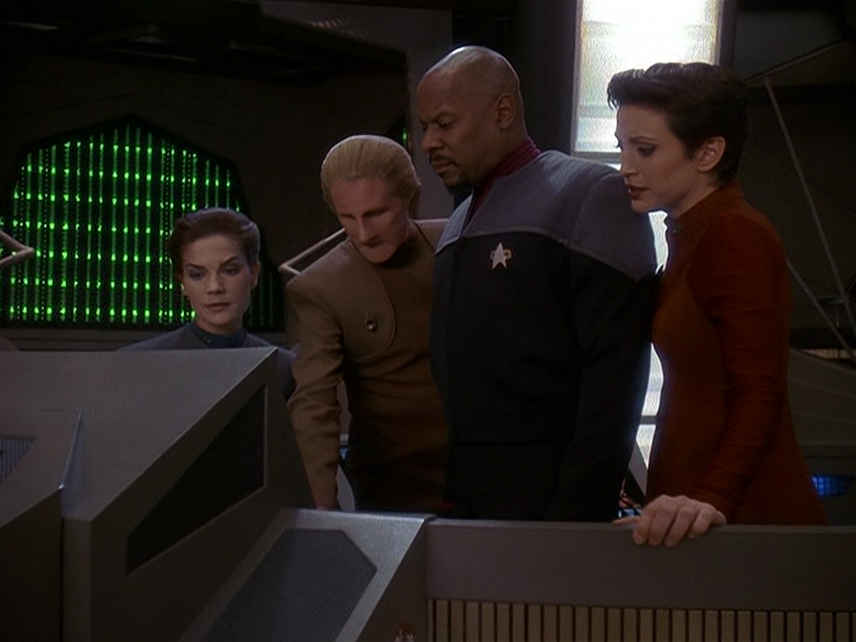 extant_StarTrek_DS9_5x14-InPurgatorysShadow_00170.jpg