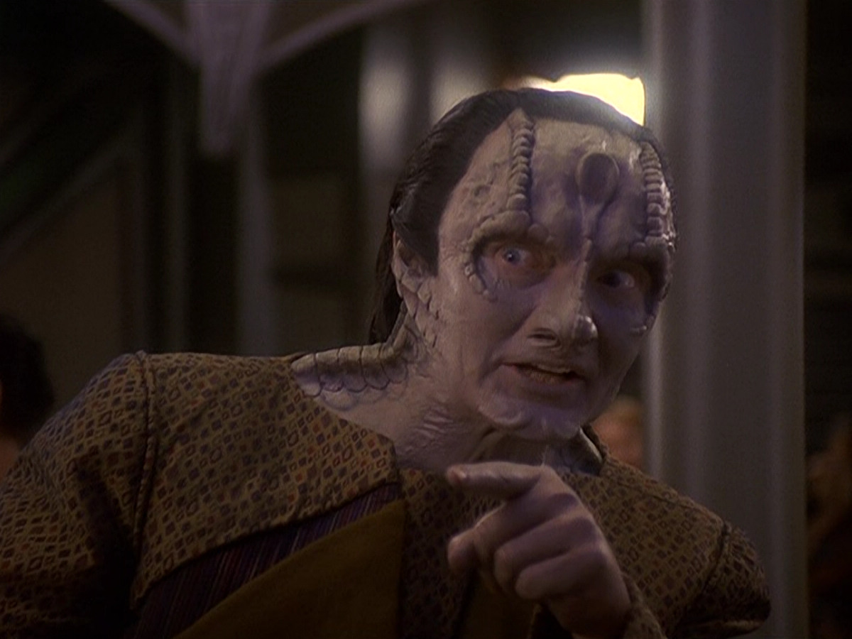 extant_StarTrek_DS9_5x14-InPurgatorysShadow_00271.jpg