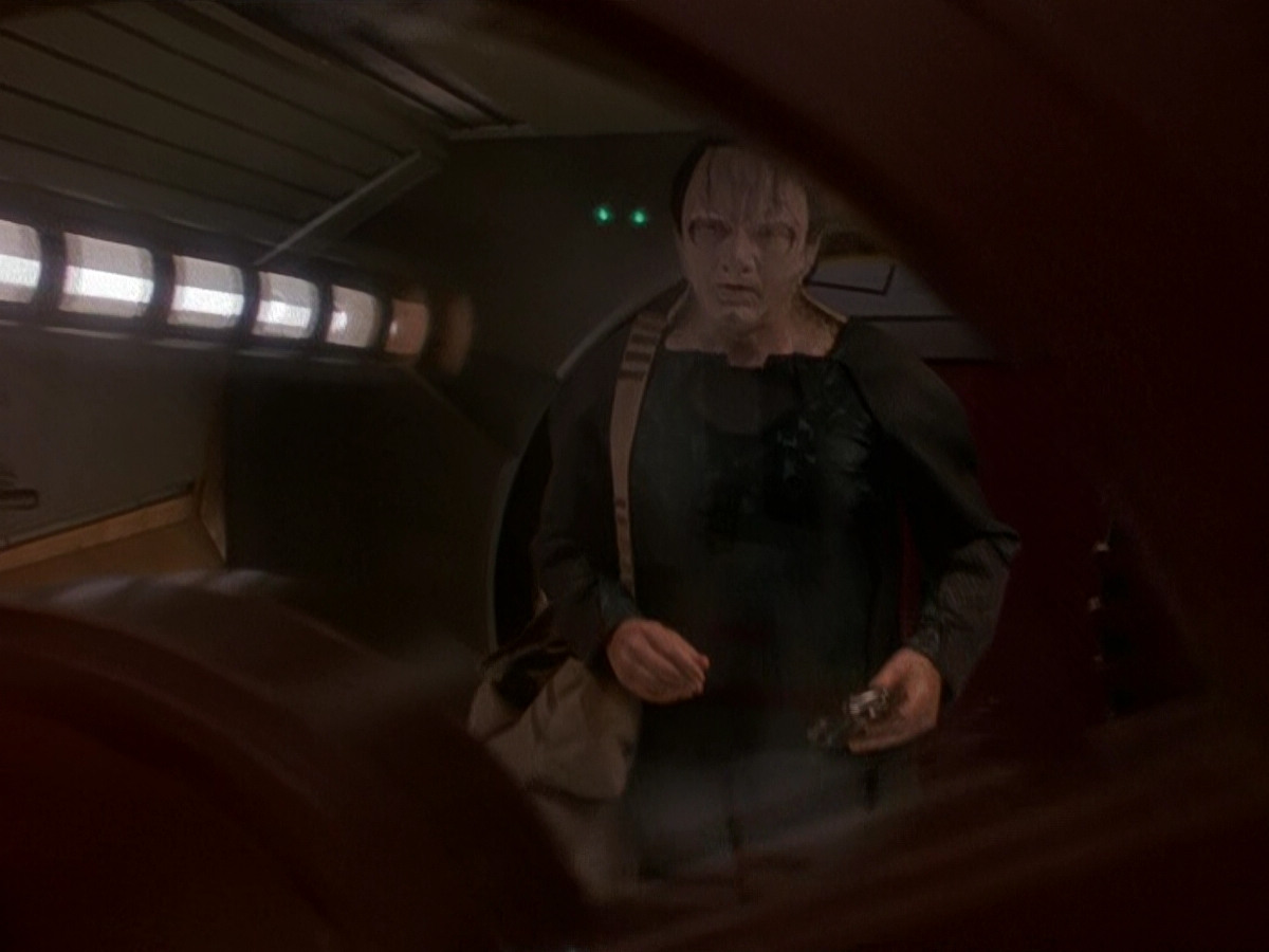 extant_StarTrek_DS9_5x14-InPurgatorysShadow_00371.jpg