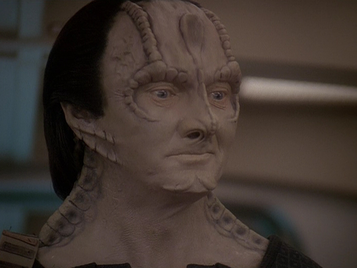 extant_StarTrek_DS9_5x14-InPurgatorysShadow_00394.jpg