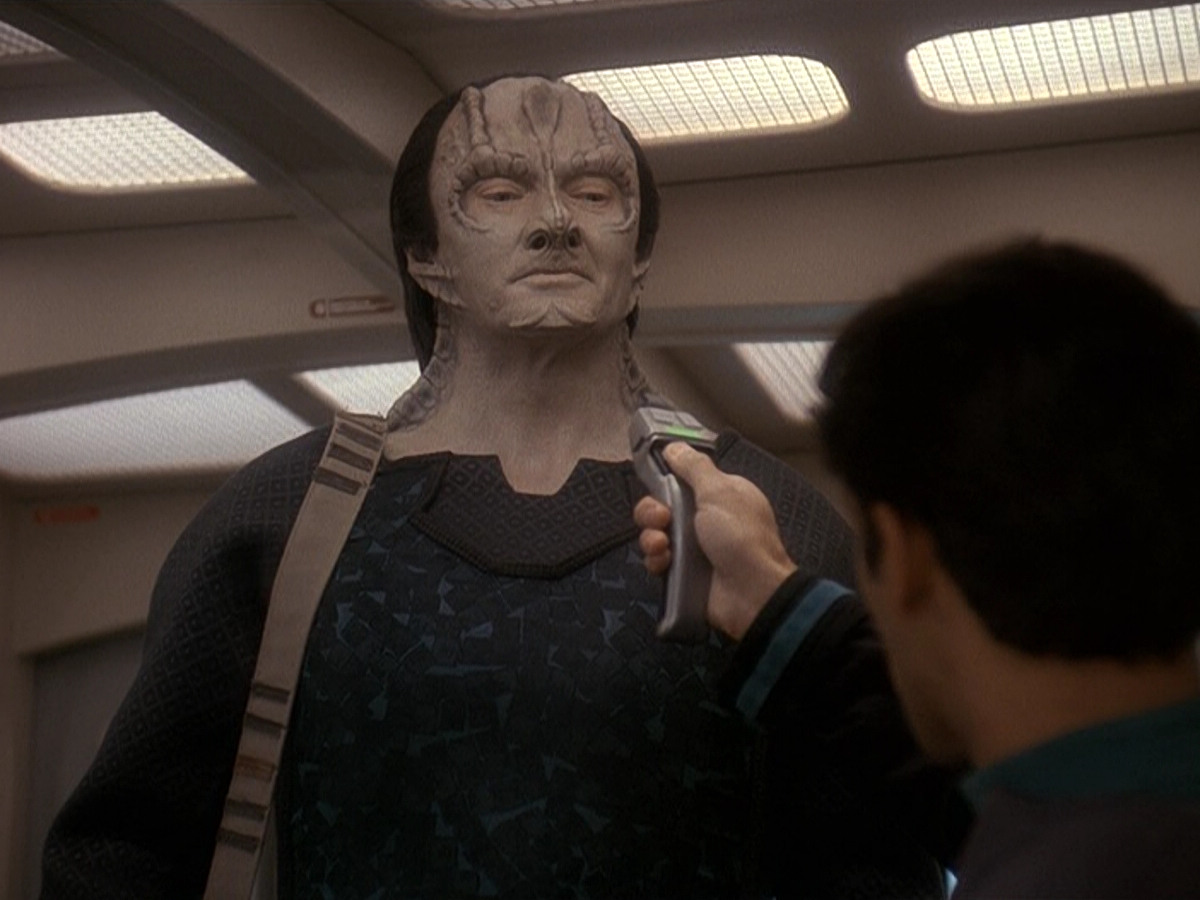 extant_StarTrek_DS9_5x14-InPurgatorysShadow_00576.jpg