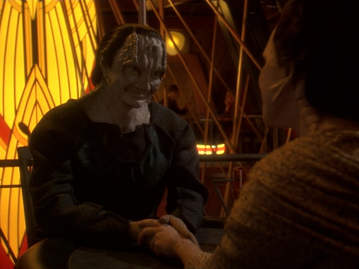extant_StarTrek_DS9_5x14-InPurgatorysShadow_01111.jpg