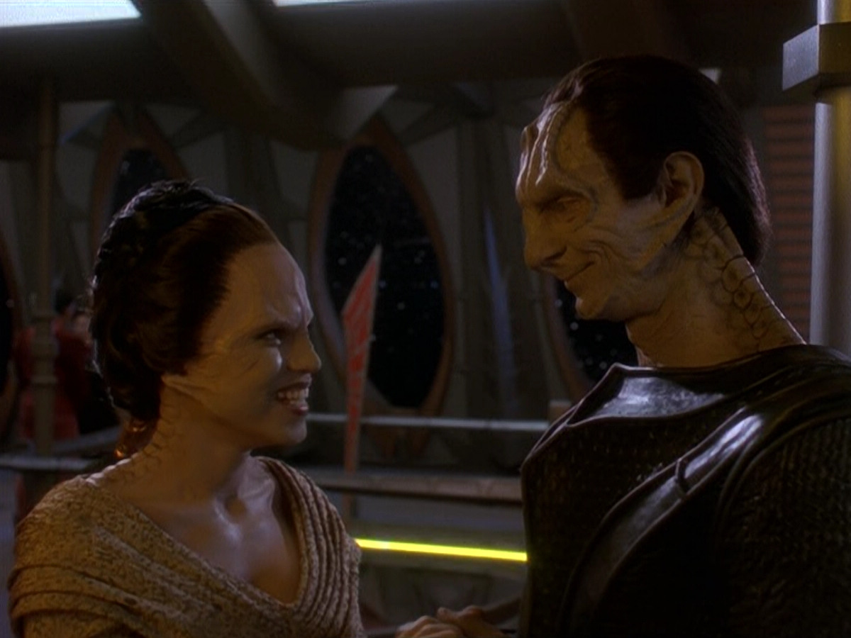 extant_StarTrek_DS9_5x14-InPurgatorysShadow_01224.jpg