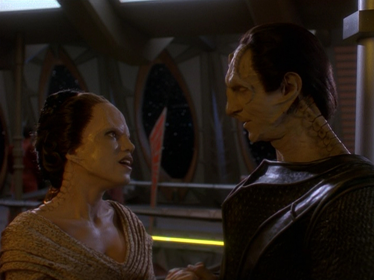 extant_StarTrek_DS9_5x14-InPurgatorysShadow_01240.jpg