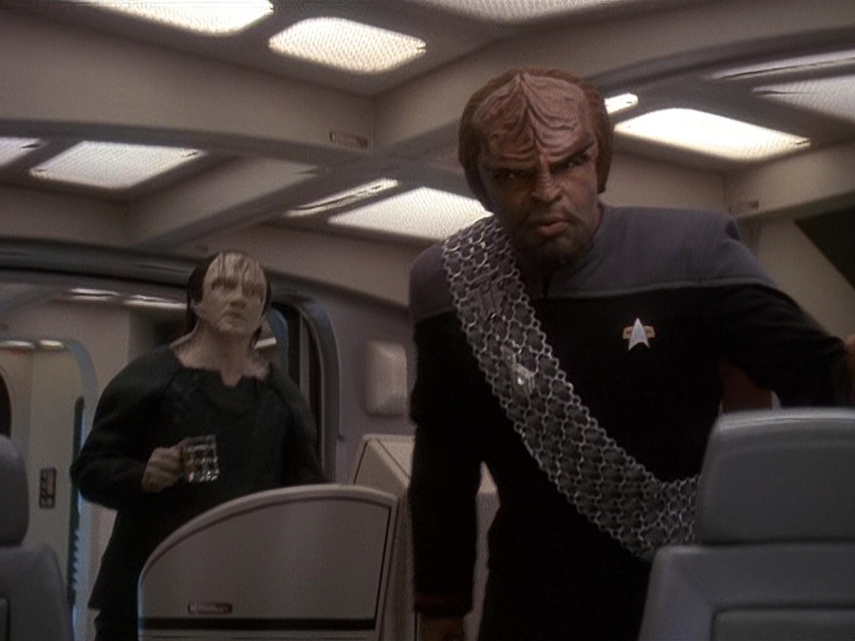 extant_StarTrek_DS9_5x14-InPurgatorysShadow_01680.jpg