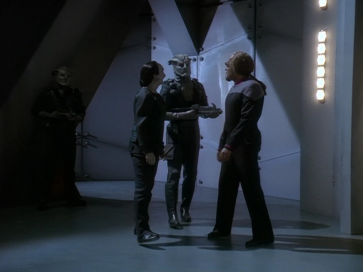 extant_StarTrek_DS9_5x14-InPurgatorysShadow_02335.jpg