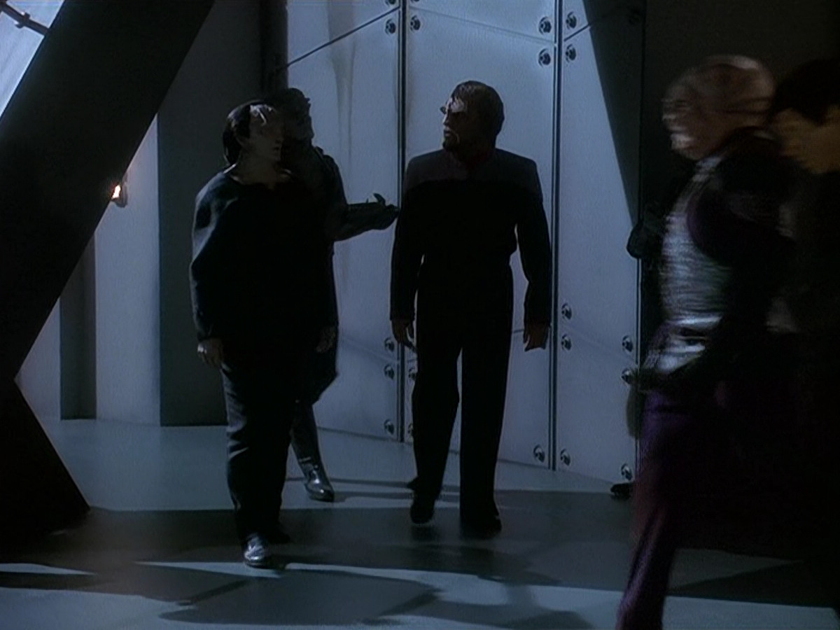 extant_StarTrek_DS9_5x14-InPurgatorysShadow_02347.jpg