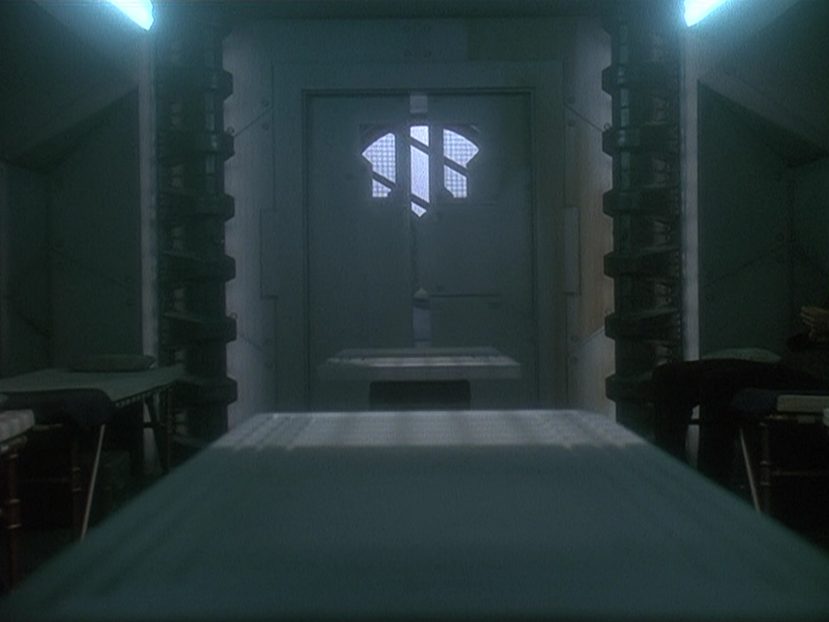 extant_StarTrek_DS9_5x14-InPurgatorysShadow_02457.jpg